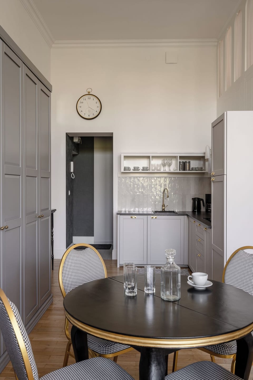 Exclusive Studio Suite, City View | Private kitchenette | Fridge, microwave, stovetop, dishwasher