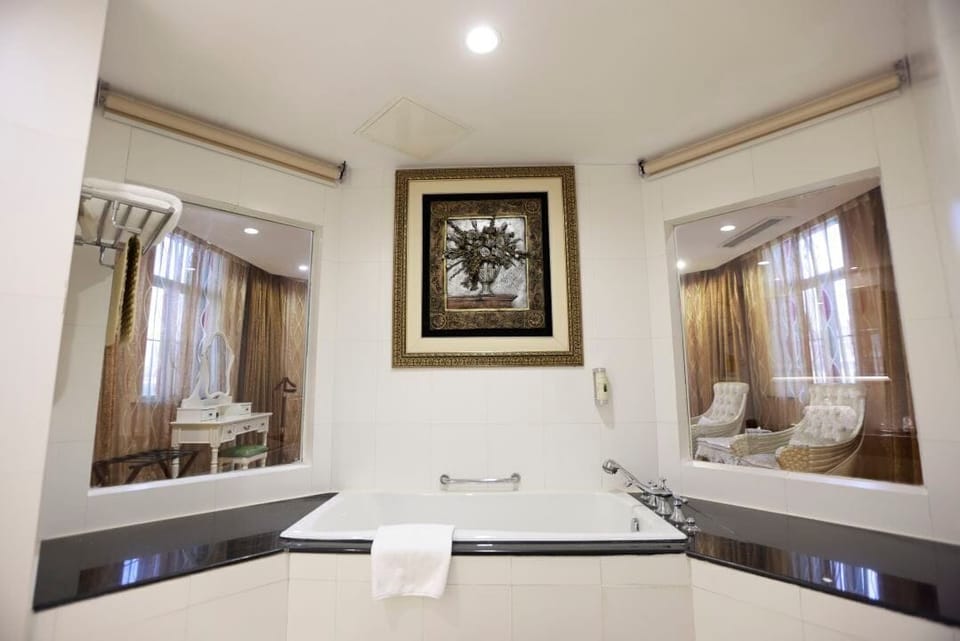 Superior Suite | Bathroom | Slippers