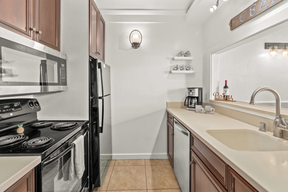 Full kitchen with Stove, Oven, Microwave, Dishwasher and more