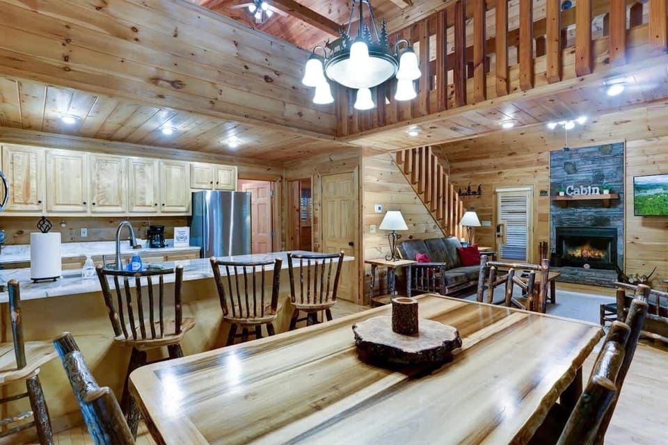 DINING TABLE w/BENCH SEATS 6