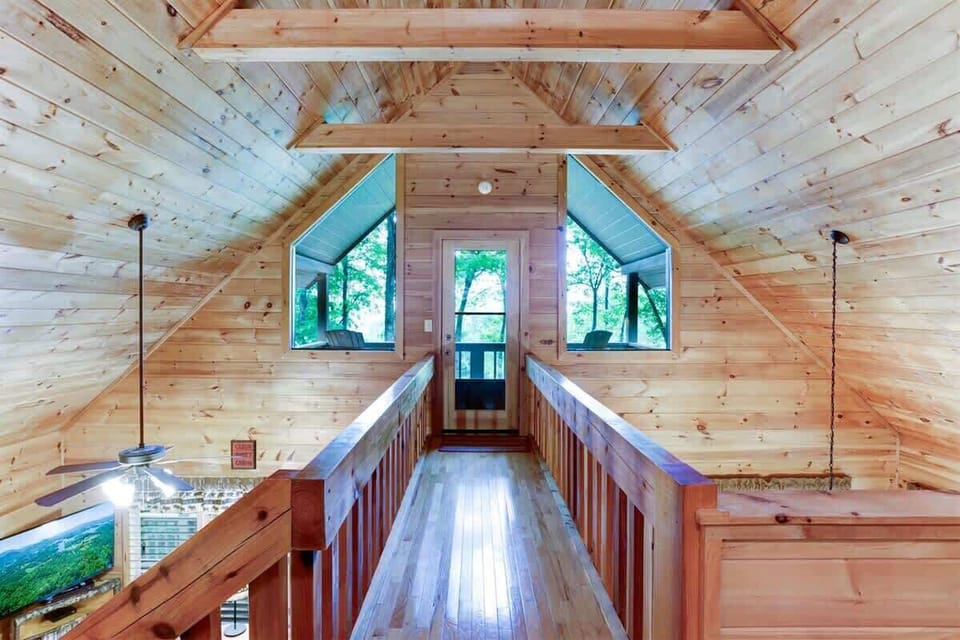 LOFT CATWALK TO PRIVATE BALCONY