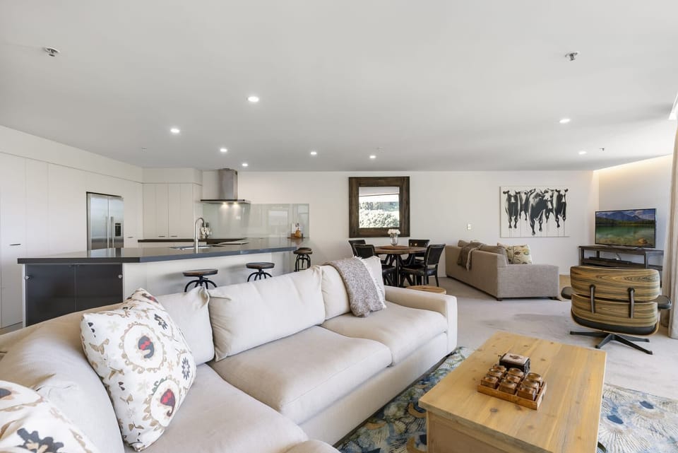 Spacious Living area