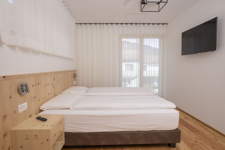 Chasa Helvetia Duai: Newly built 3.5 room holiday flat with exclusive hotel service Apartment in Canton of Grisons