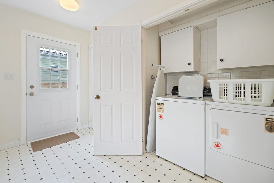 The Cedar House - washer and dryer