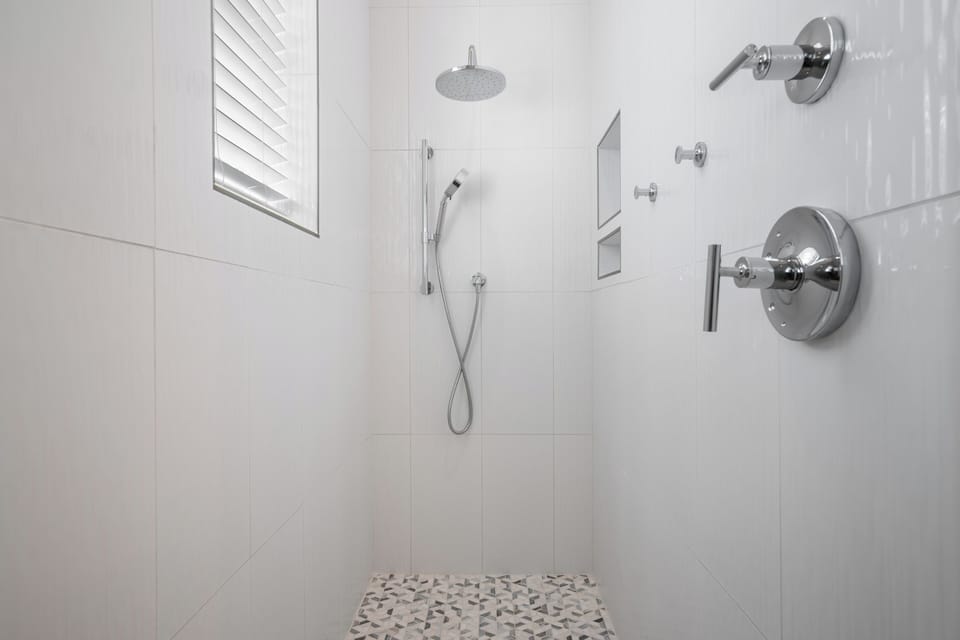 Primary King Bathroom, 2nd Floor