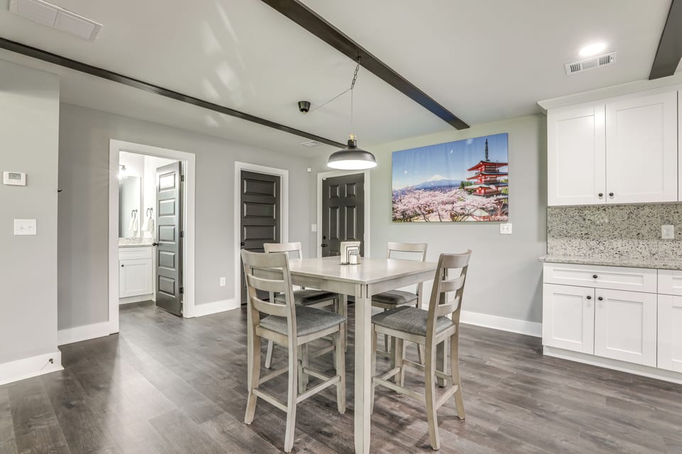 House (4 Bedrooms) | Interior