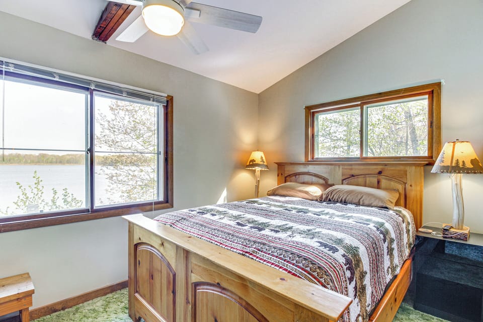 Waterfront Spirit Lake Cabin w/ Boat Rental! Cottage in Minnesota
