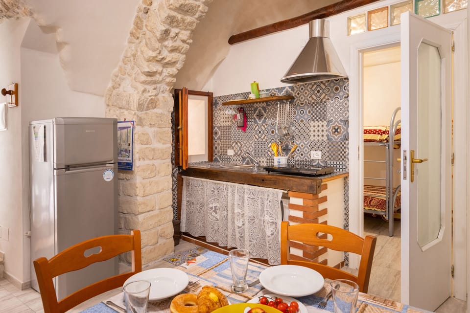 Apartment | Private kitchen | Cookware/dishes/utensils