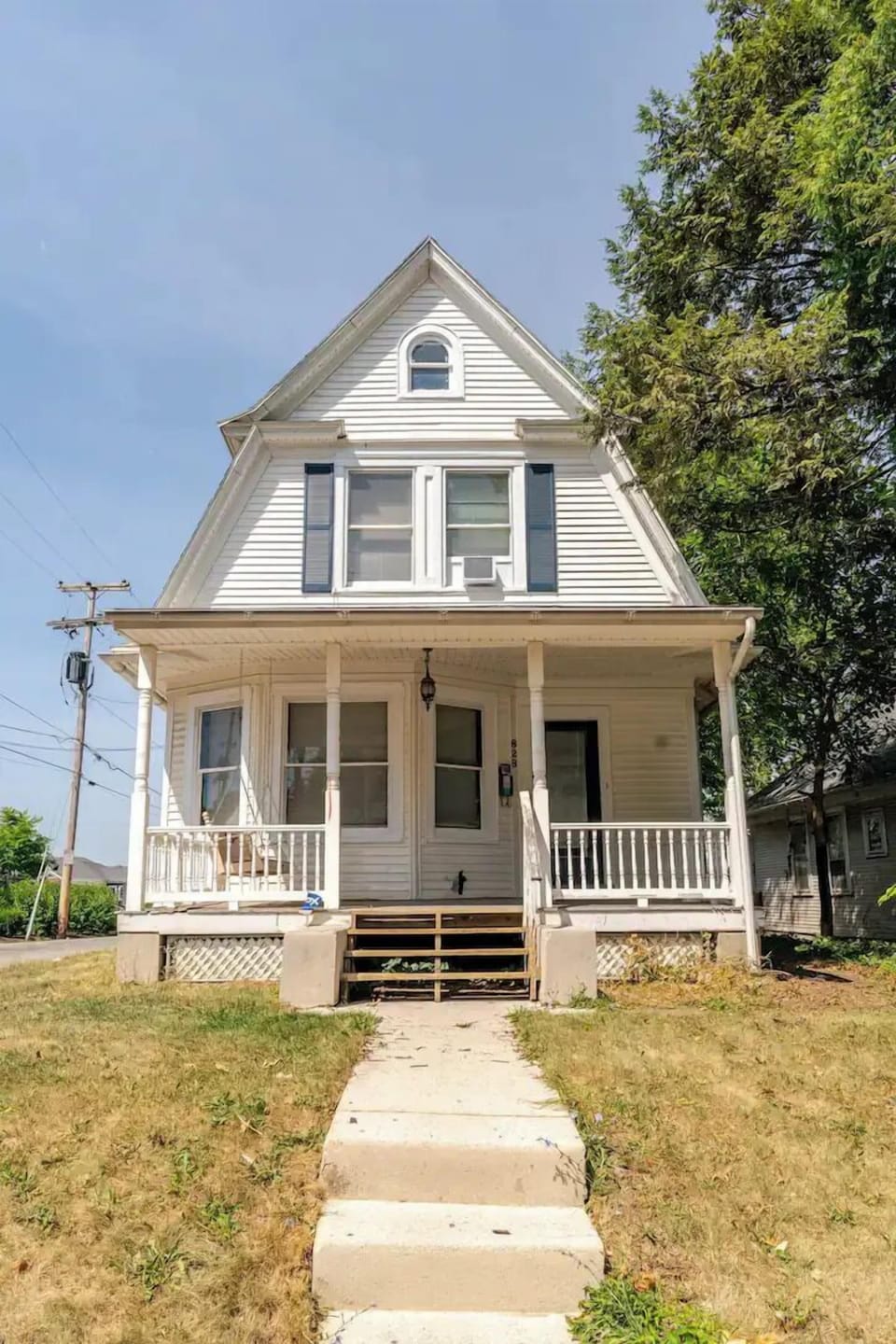 Charming Exterior: Welcome to your home base for adventures in historic York, PA!
