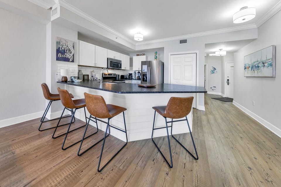 Eat-in bar seating
