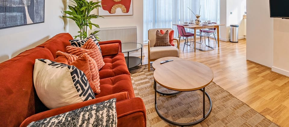 Deluxe Apartment, City View | Living area | TV, Netflix, streaming services