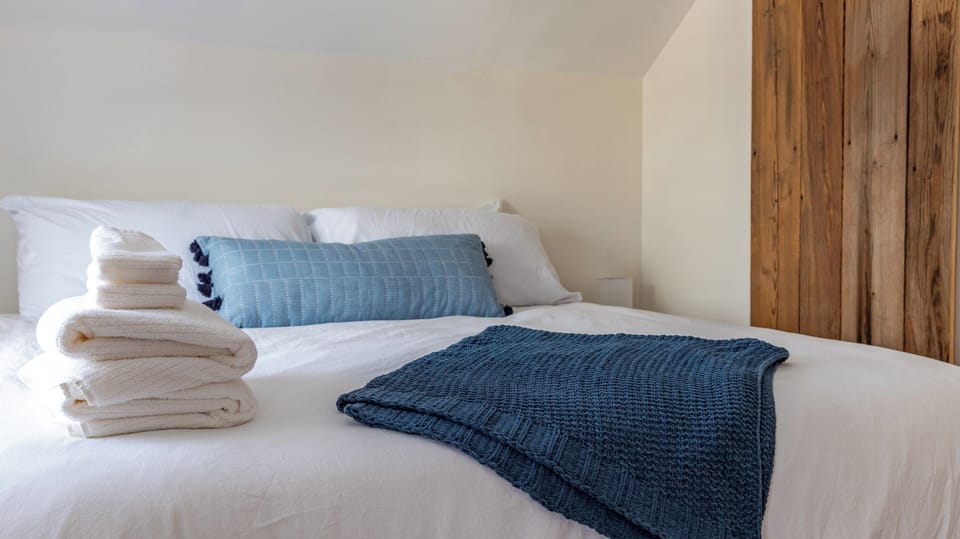 Second Floor King Bedroom