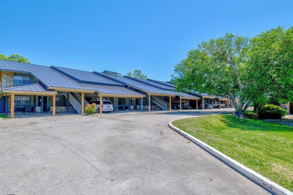 5085d7a5-66c6-4f7f-8e87-d181af193bf9