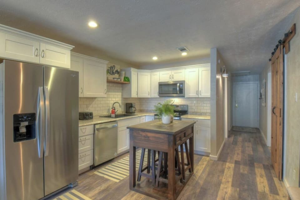 1c15c518-b18c-4bc0-b169-057d6d8e8793