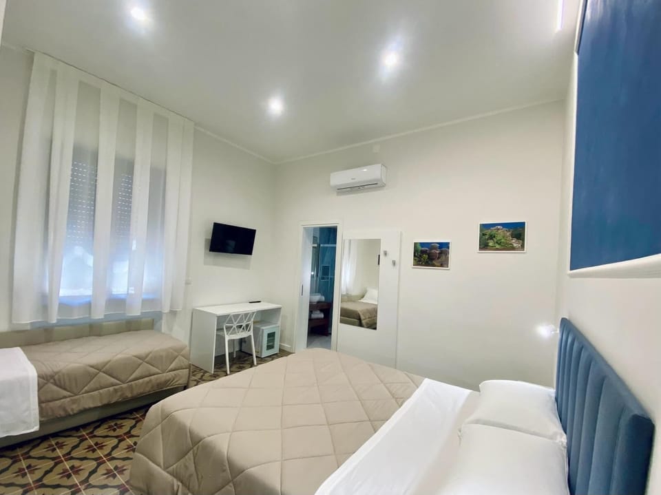Comfort Triple Room, 1 Queen Bed, Non Smoking, Private Bathroom | Memory foam beds, desk, WiFi (free)