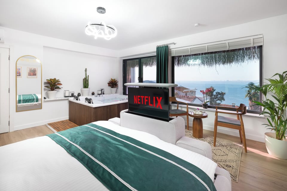 Luxury Room, Sea View | Room amenity