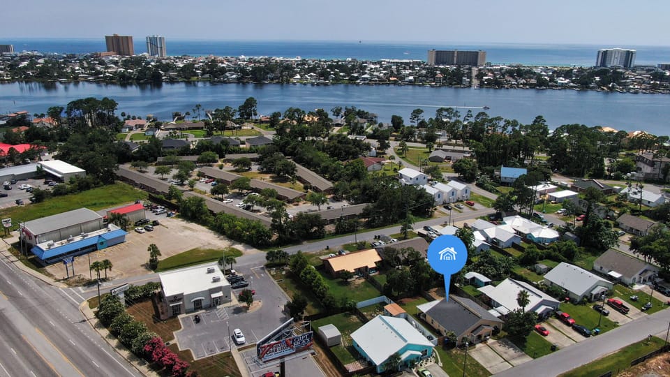 Southern view: very close to marinas, lagoons, and the white sandy beaches.