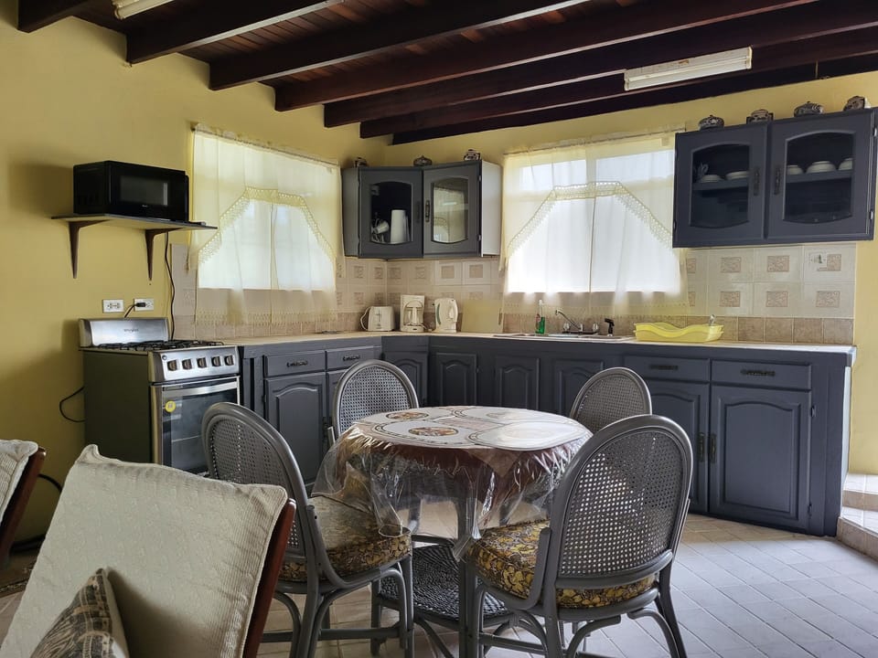 Full kitchen