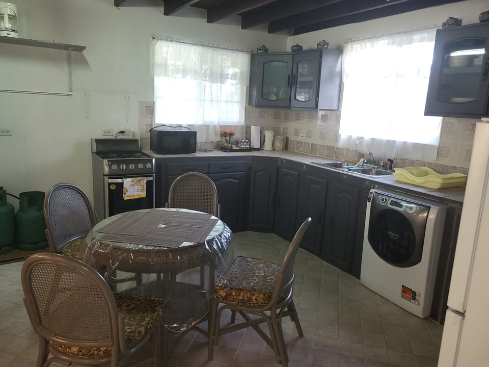 Full kitchen including washer/dryer