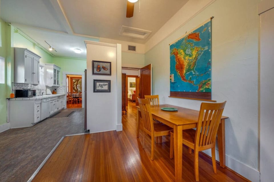 Additional dining area just off the kitchen