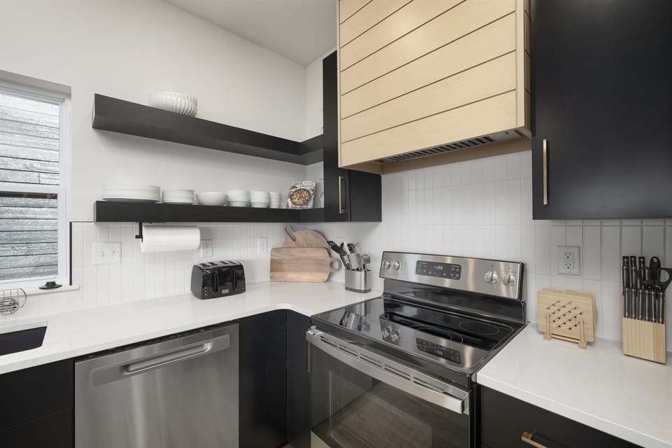 Main Level: Kitchen