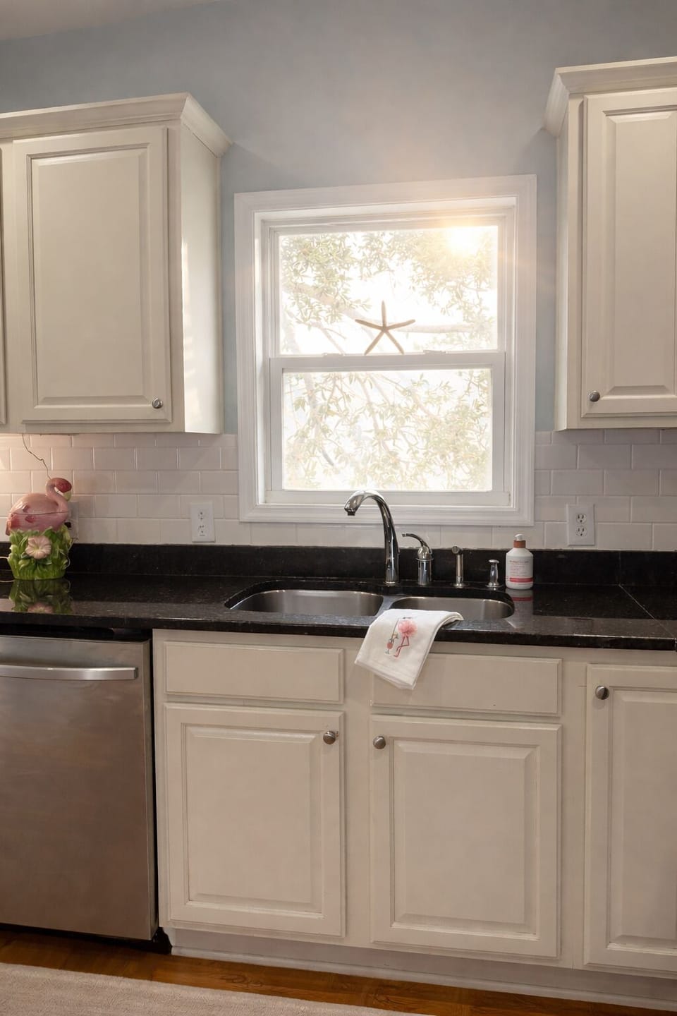 Simplify your stay with a built-in garbage disposal and dishwasher