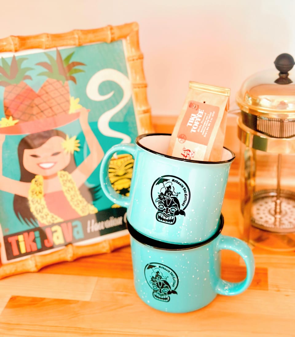 Each guest receives 2 complementary ceramic coffee mugs to remember their stay.