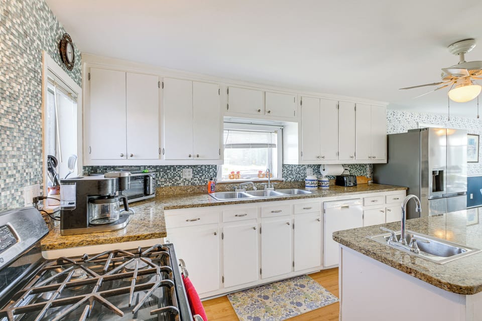 Kitchen | Dishwasher | 1st Floor