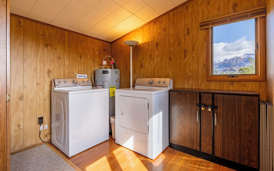 Convenient washer and dryer in the upper loft.
