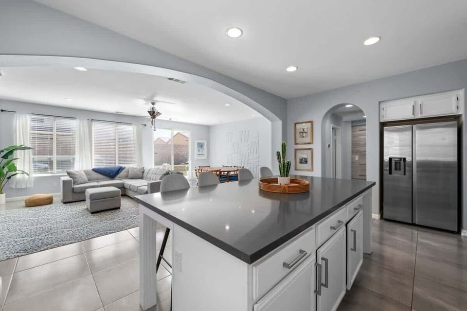 Ample-sized Kitchen