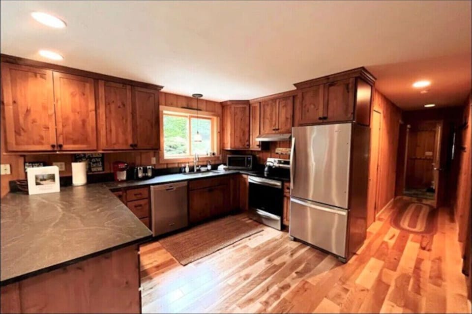 Remodeled kitchen, fully equipped