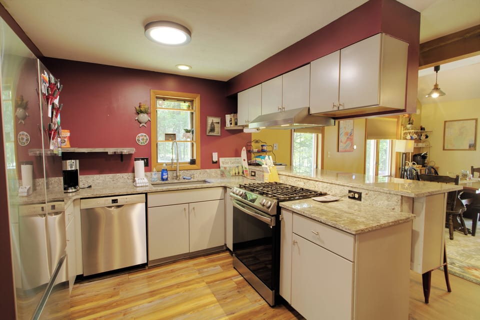 Full Kitchen Serving with Serving Counter