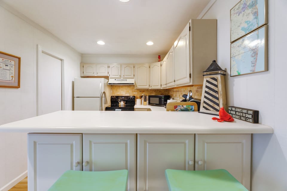 Kitchen | Coffee Maker | 1st Floor
