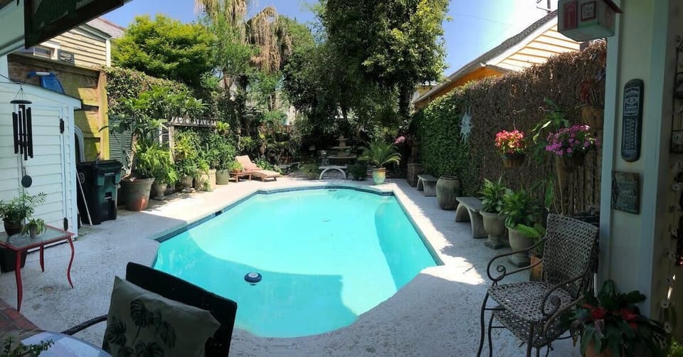 Super tropical and relaxing. You don’t even have to swim to enjoy the tranquil garden beyond the refreshing swimming pool. Very private and quiet. It’s lovely , even in the fall and winter months.