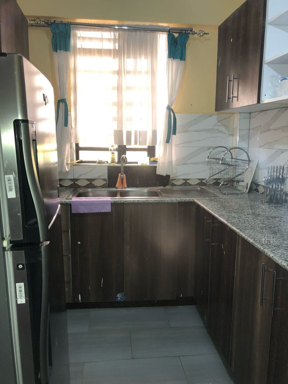 Deluxe Apartment, City View | Private kitchen | Fridge, microwave, cookware/dishes/utensils