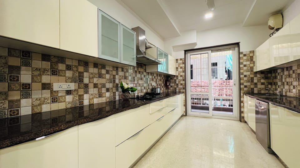 Fridge, microwave, stovetop, electric kettle