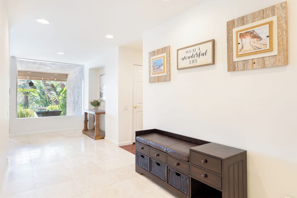 Foyer.