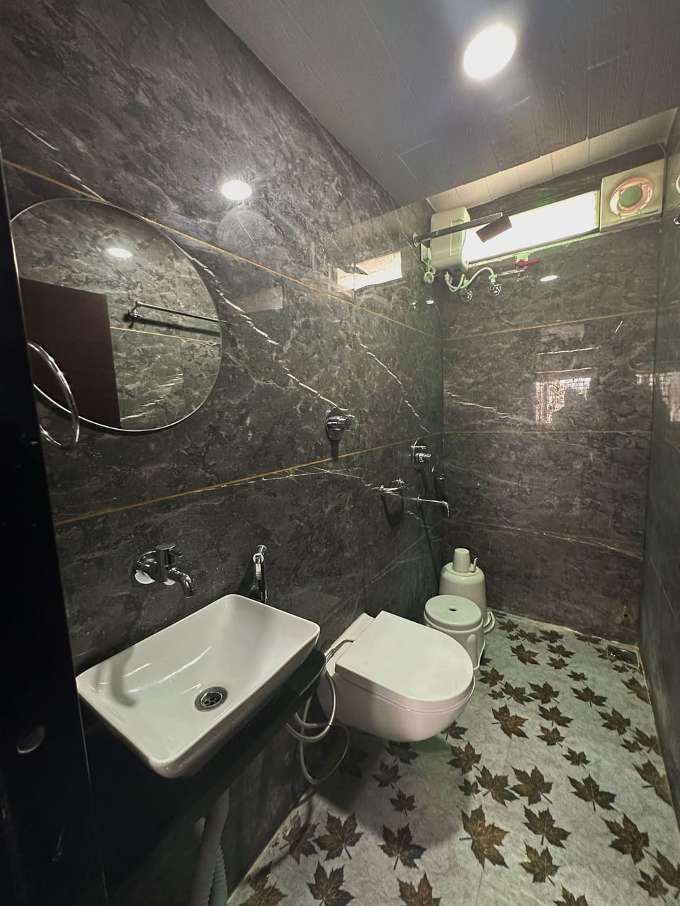 Superior Double Room, Hill View | Bathroom | Shower, free toiletries, towels, soap