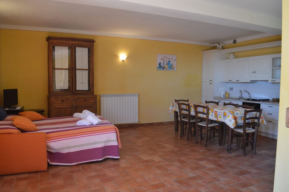 Apartment, 2 Bedrooms, Smoking, Patio | Interior