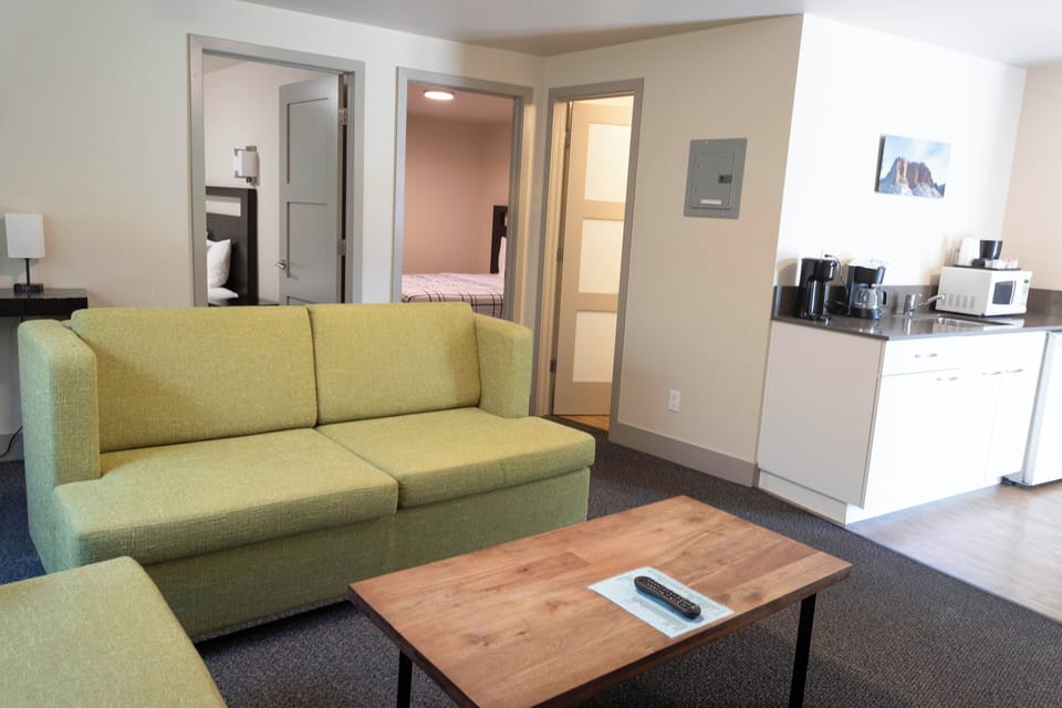 Suite, 2 Bedrooms, Mountain View | Bathroom | Shower, free toiletries, hair dryer, towels