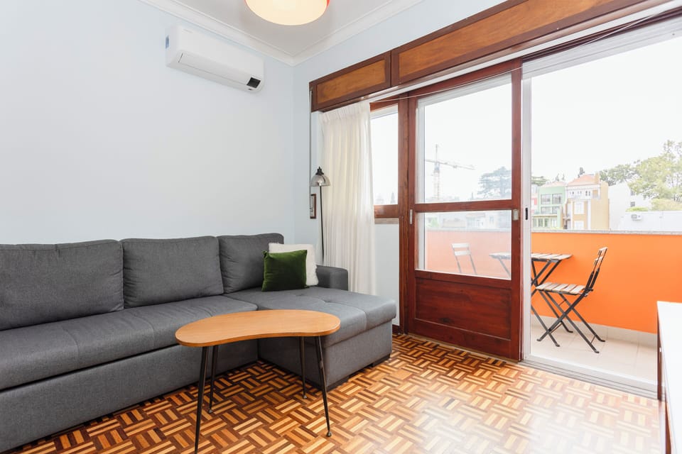 Apartment, Balcony | Living area