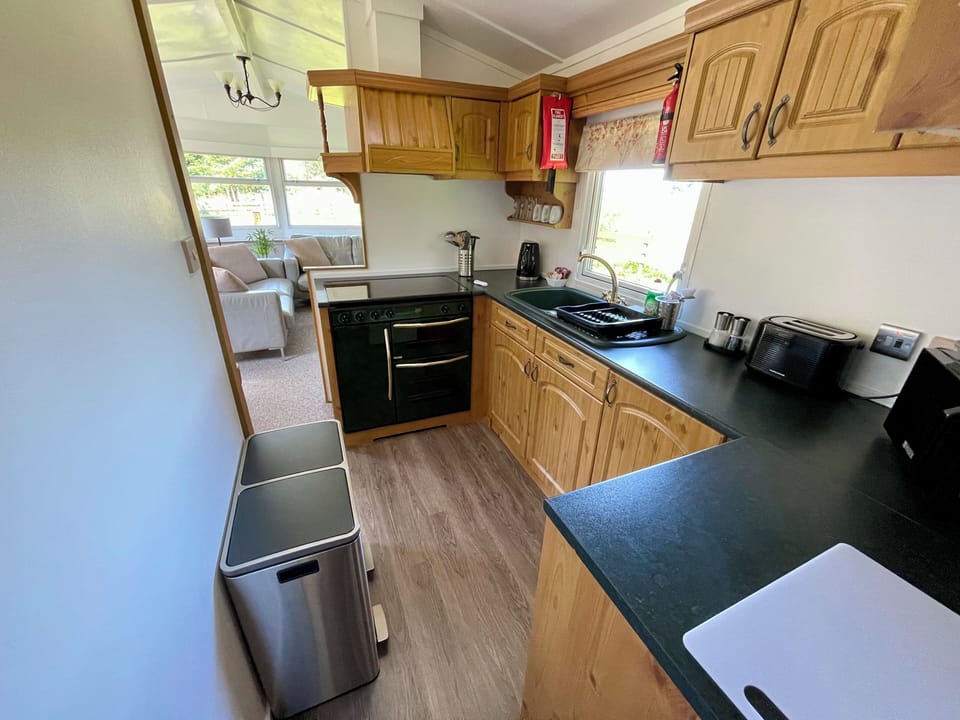 Standard House, 2 Bedrooms, Garden View | Private kitchen | Fridge, microwave, oven, toaster