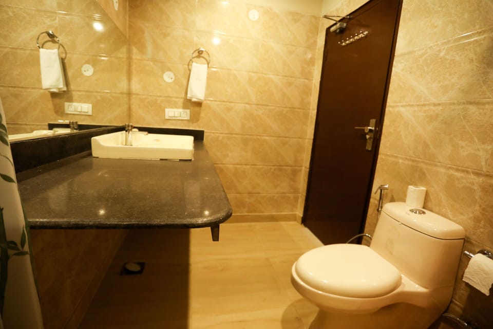 Standard Room | Bathroom | Slippers, towels, soap, shampoo