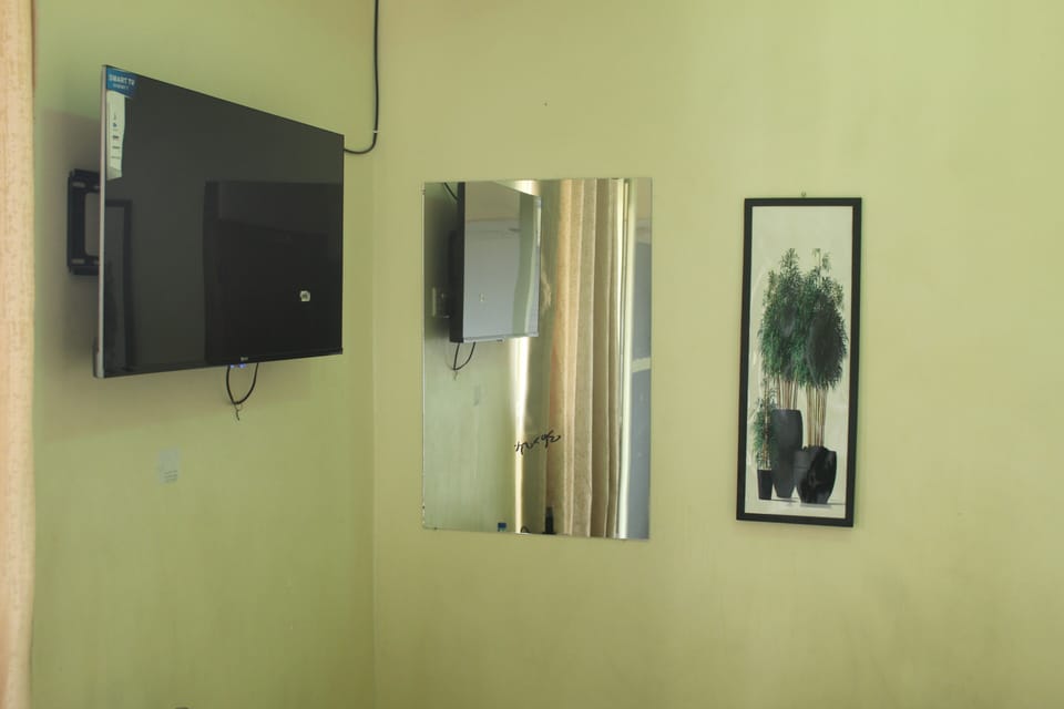 Double Room, Valley View | Living area
