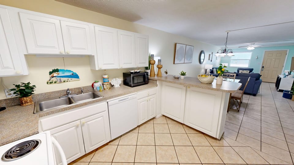 Condo, 2 Bedrooms | Private kitchen | Coffee/tea maker, fridge, oven, toaster