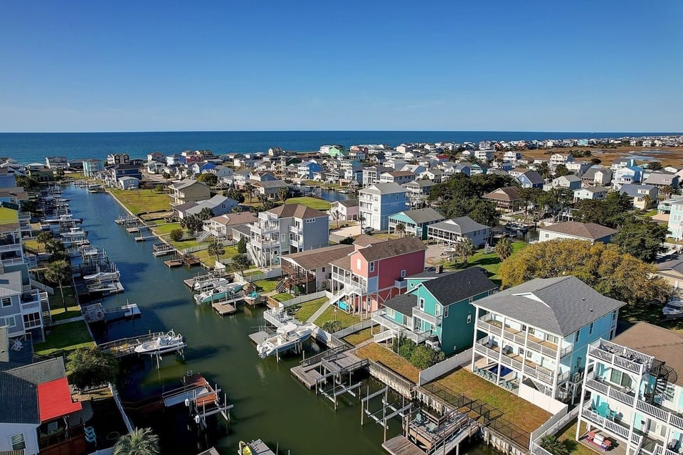 House, 3 Bedrooms | Aerial view