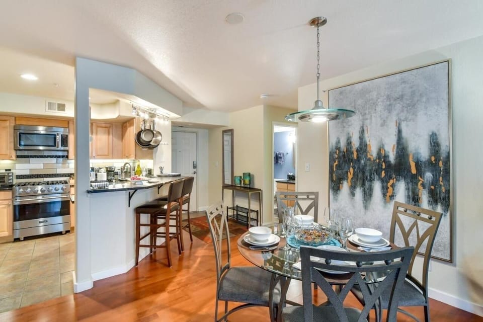 Condo, 2 Bedrooms | Private kitchen | Fridge, oven, coffee/tea maker, toaster