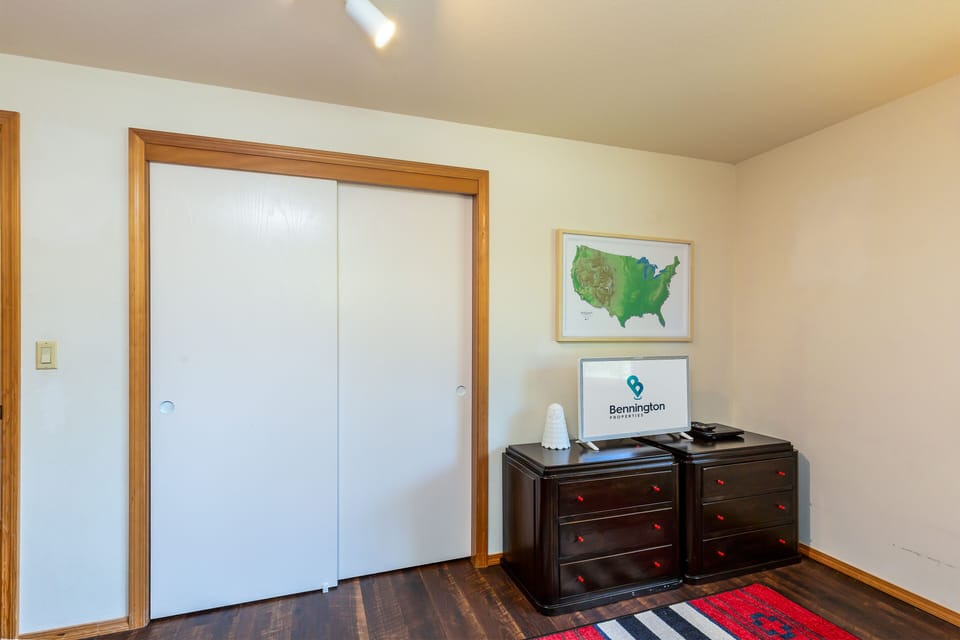Bunk Bedroom - Downstairs