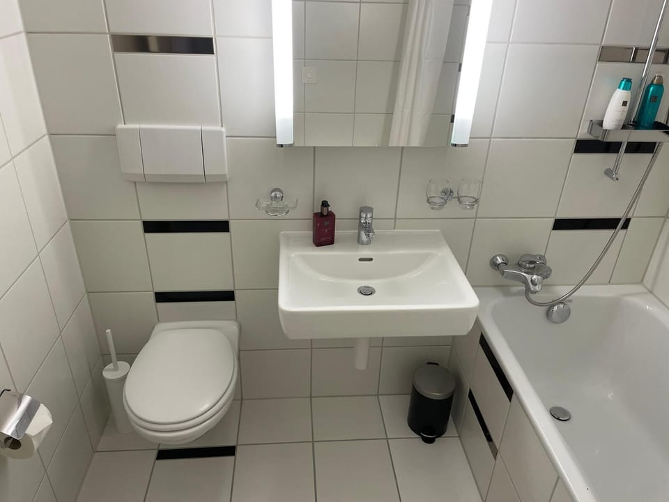 bathroom (1)