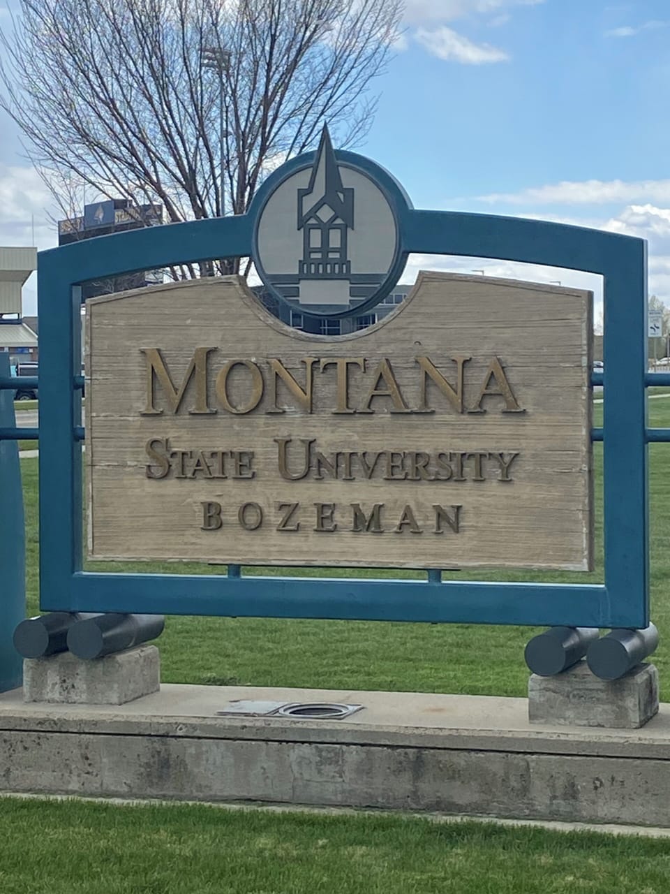 Montana State University is 25 minutes away from the apartment.
